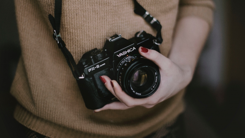 photographe-LA VALETTE DU VAR-min_woman-camera-photography-photographer-slr-dslr-319-pxhere.com